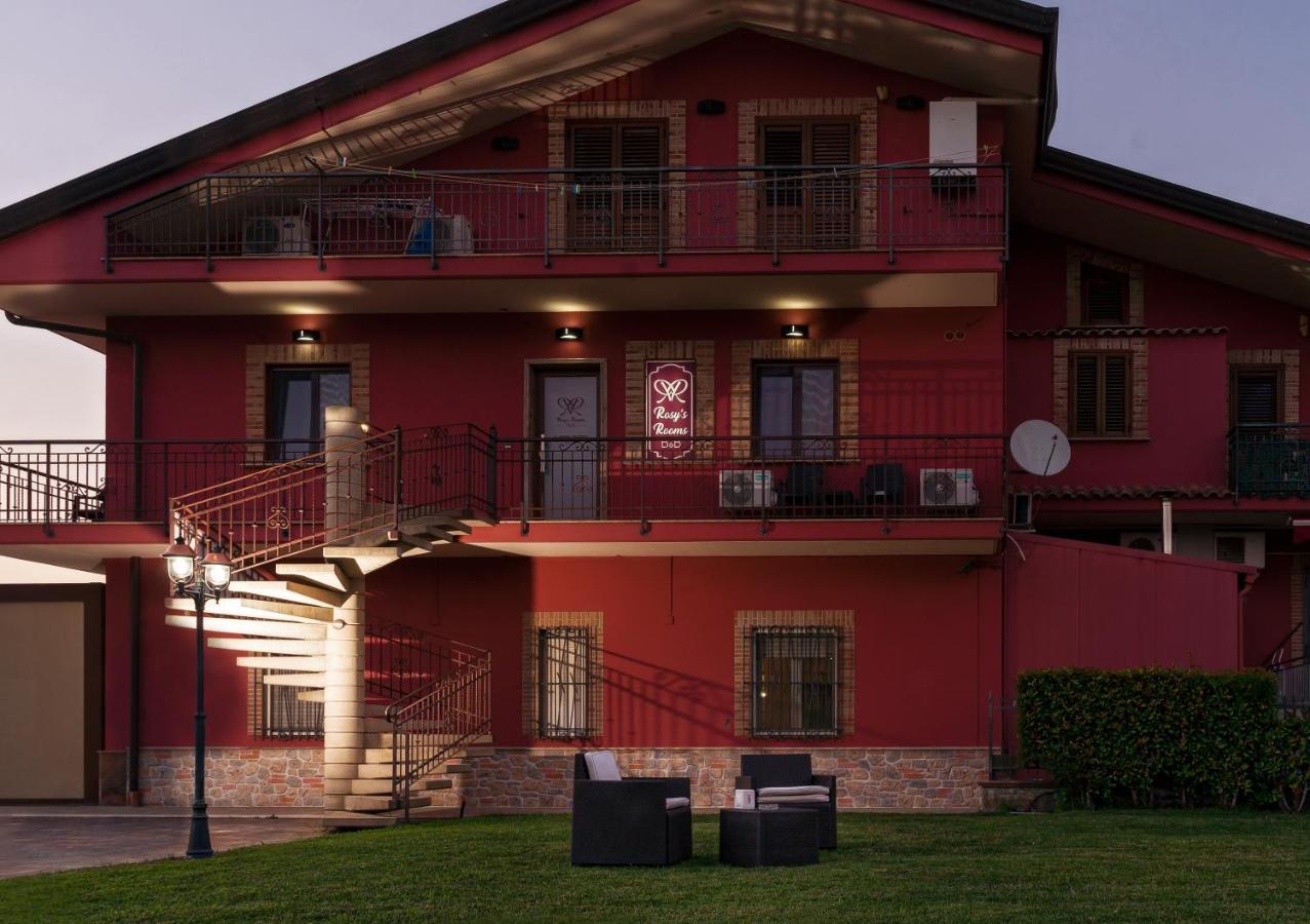 Rosy'S Rooms Patrica Exterior photo