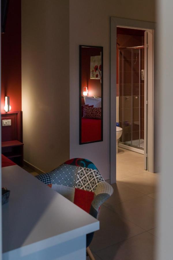 Rosy'S Rooms Patrica Exterior photo